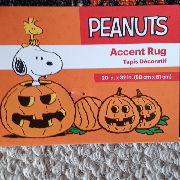 Snoopy Halloween accent rug - Picture 2 of 3